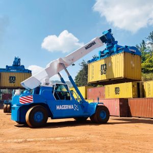 Reach Stacker